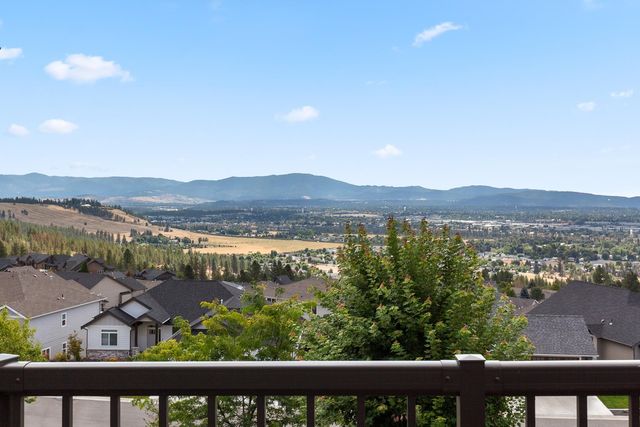 8622 E Woodland Park Dr, Spokane, WA 99217