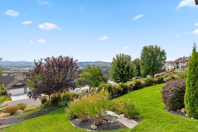 8622 E Woodland Park Dr, Spokane, WA 99217