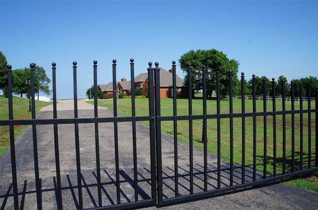 3160 Long Drive, Newcastle, OK 73065