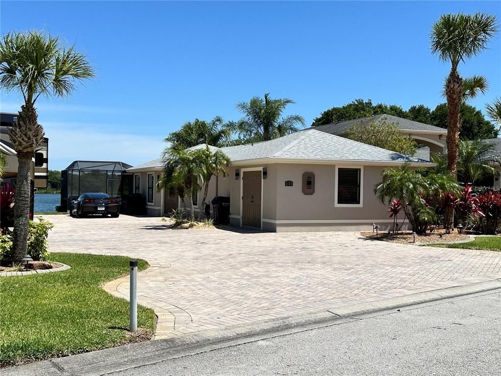 648 MEANDERING WAY, Polk City, FL 33868