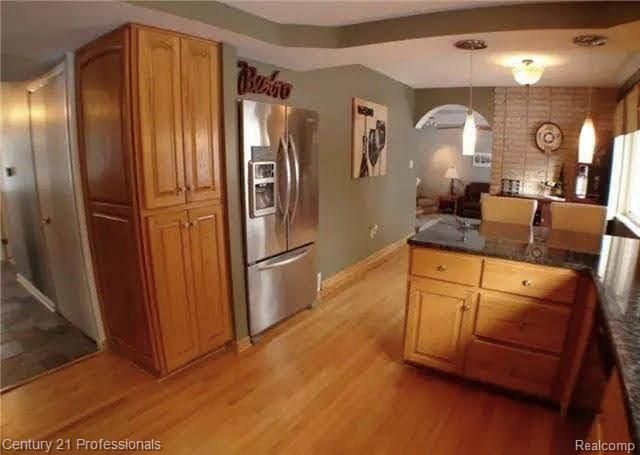 575 Troyvally Street, Troy, MI 48098