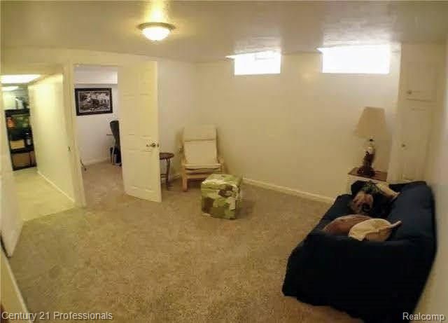 575 Troyvally Street, Troy, MI 48098