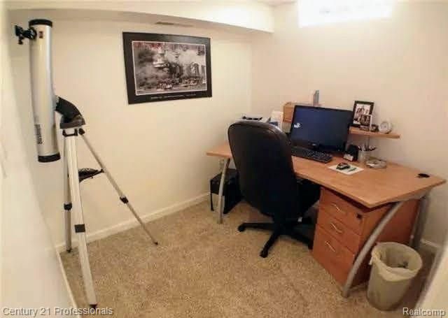 575 Troyvally Street, Troy, MI 48098