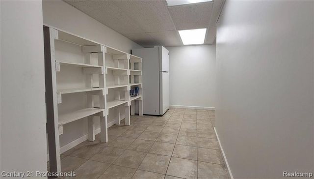 575 Troyvally Street, Troy, MI 48098