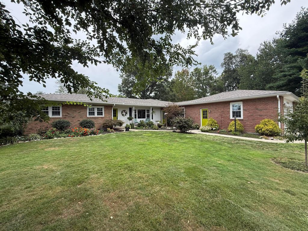 39 Oak Drive, Hebron, OH 43025