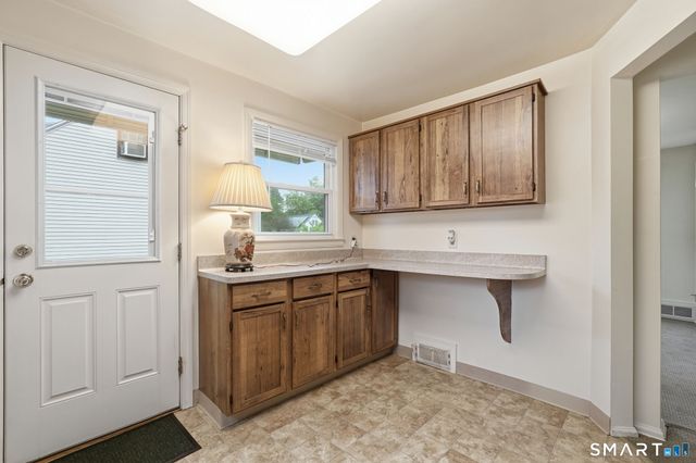 120 White Street, Manchester, CT 06042