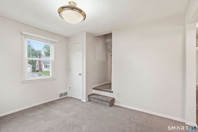 120 White Street, Manchester, CT 06042