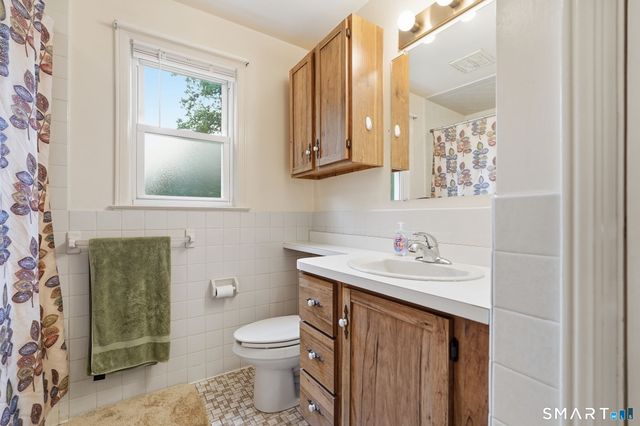 120 White Street, Manchester, CT 06042