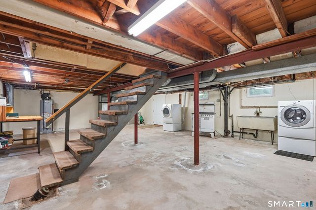 120 White Street, Manchester, CT 06042