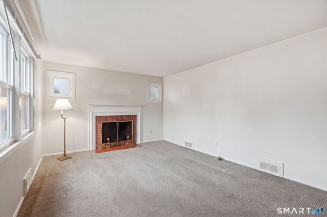 120 White Street, Manchester, CT 06042