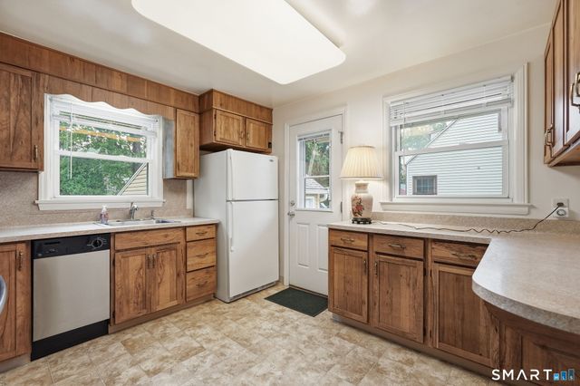 120 White Street, Manchester, CT 06042
