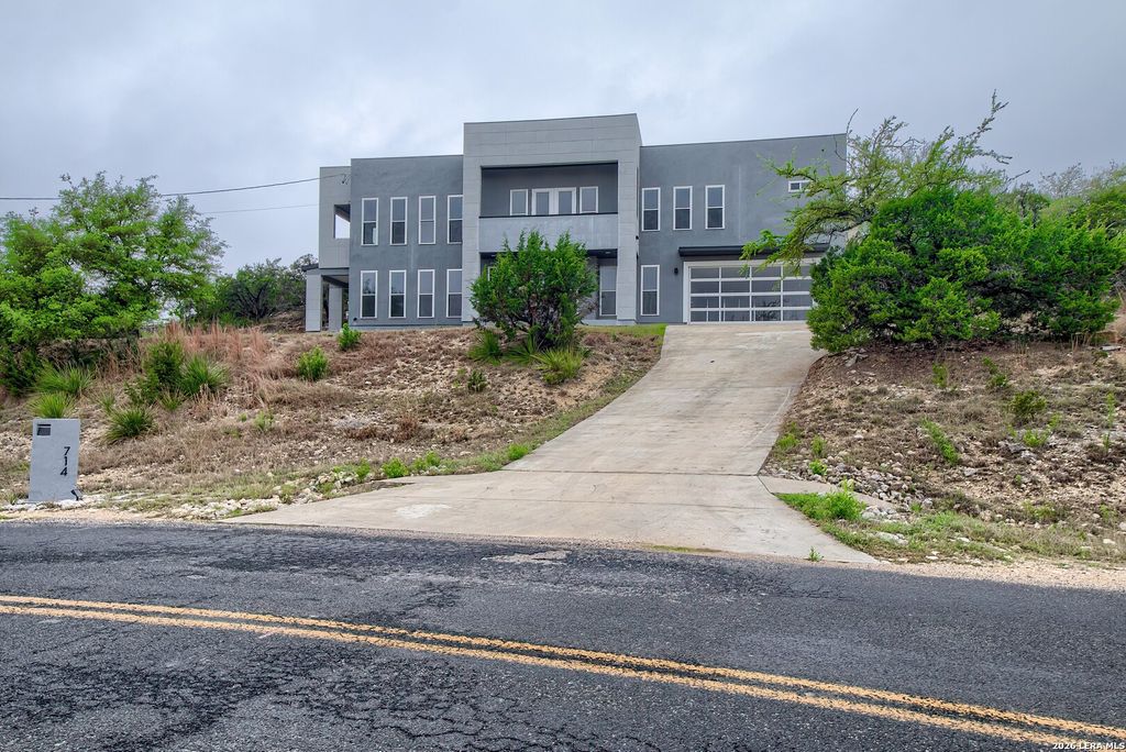 714 MISTY WATER LN, San Antonio, TX 78260