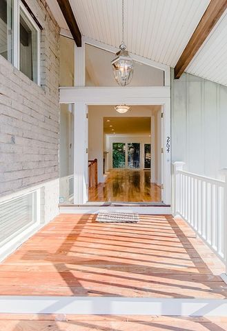 264 Country Way, Needham, MA 02492