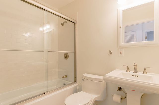 264 Country Way, Needham, MA 02492