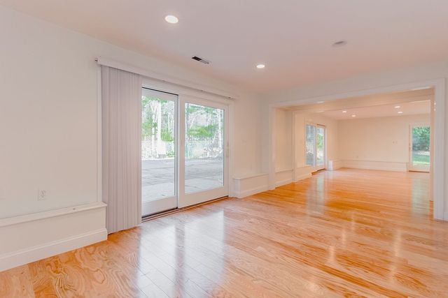 264 Country Way, Needham, MA 02492