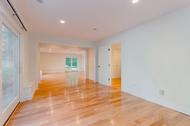 264 Country Way, Needham, MA 02492