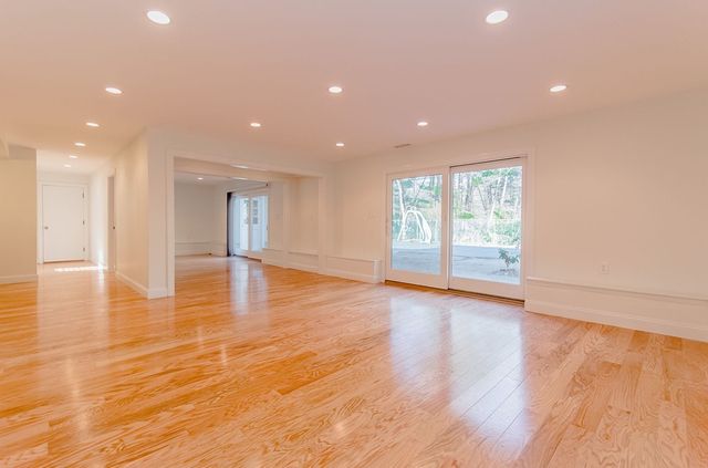 264 Country Way, Needham, MA 02492