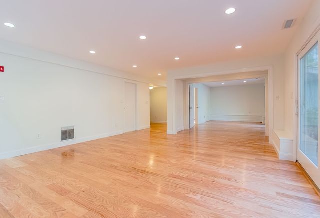 264 Country Way, Needham, MA 02492