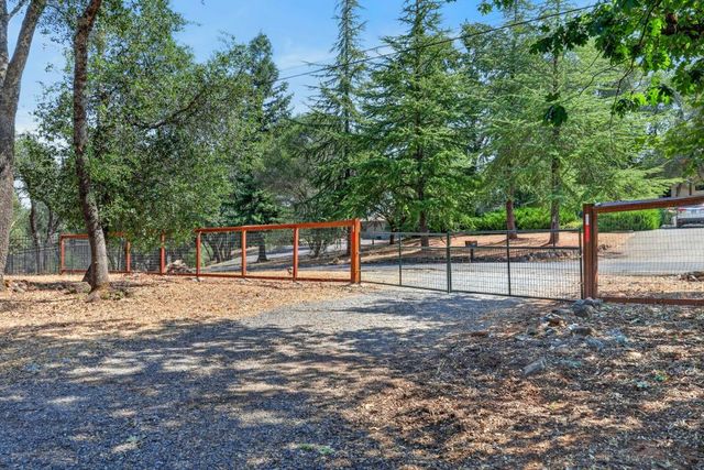 2648 Golden Fawn Trl, Shingle Springs, CA 95682