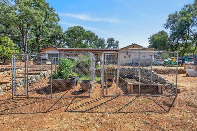 2648 Golden Fawn Trl, Shingle Springs, CA 95682
