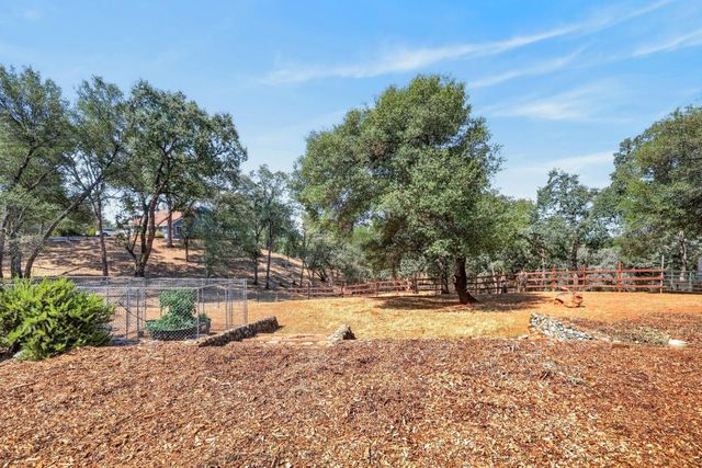 2648 Golden Fawn Trl, Shingle Springs, CA 95682
