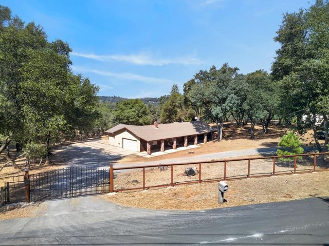 2648 Golden Fawn Trl, Shingle Springs, CA 95682