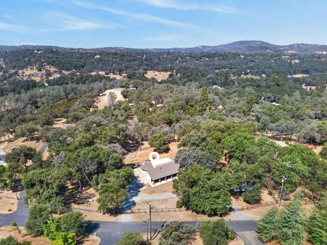 2648 Golden Fawn Trl, Shingle Springs, CA 95682