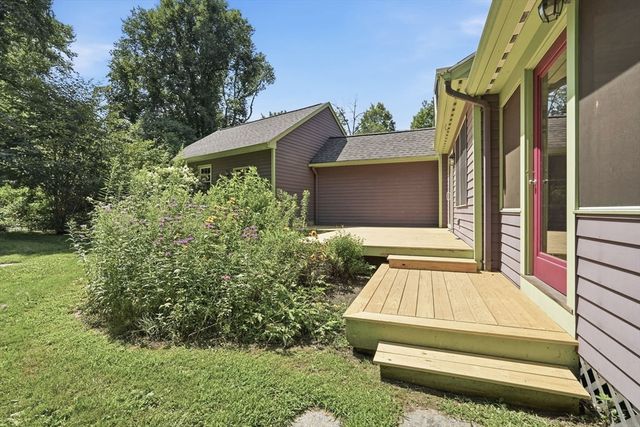 590 Middle St., Amherst, MA 01002