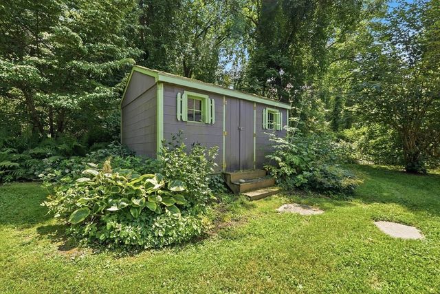 590 Middle St., Amherst, MA 01002