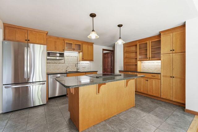 590 Middle St., Amherst, MA 01002