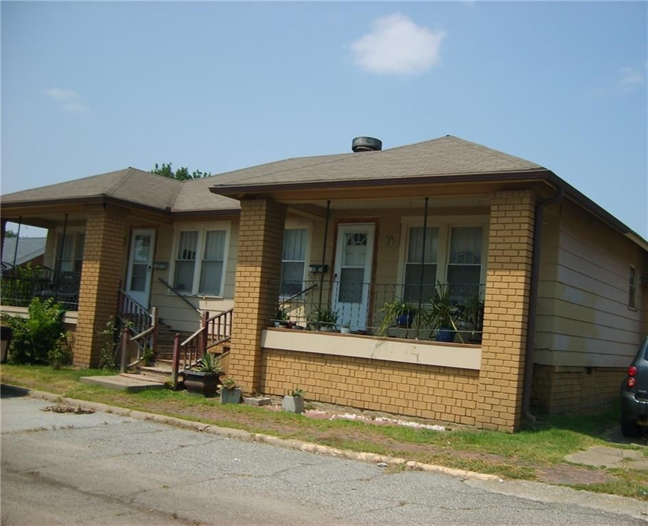 210 W 5th Street, Pittsburg, KS 66762