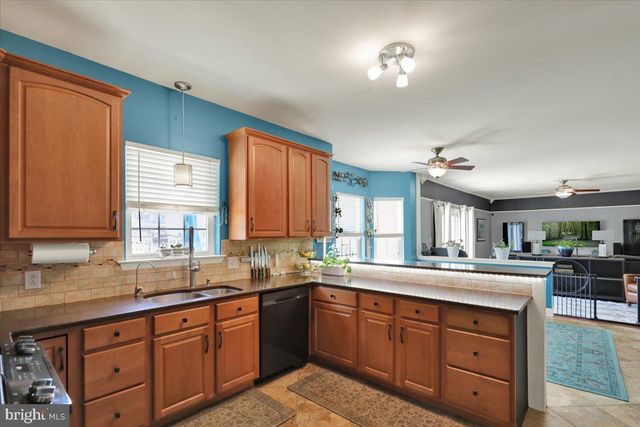 22 SHELLY DR, Reading, PA 19608