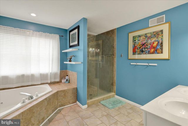 22 SHELLY DR, Reading, PA 19608