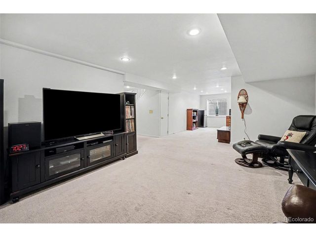 7936 S Niagara Ct, Centennial, CO 80112