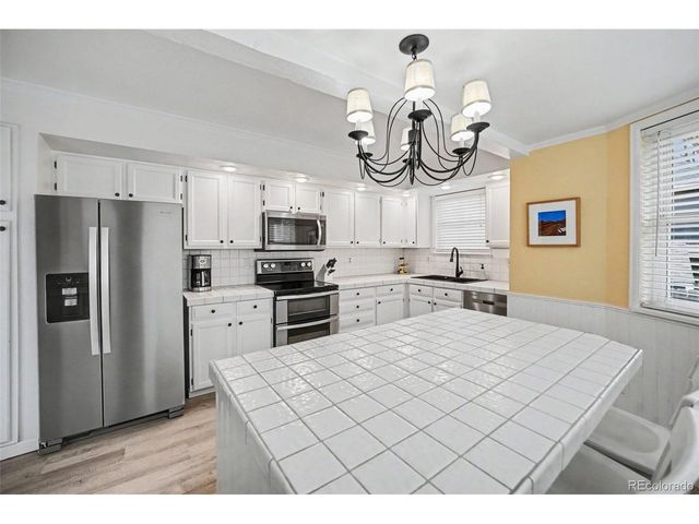 7936 S Niagara Ct, Centennial, CO 80112