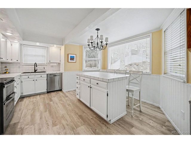 7936 S Niagara Ct, Centennial, CO 80112