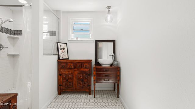 208 N Macarthur Avenue, Panama City, FL 32401