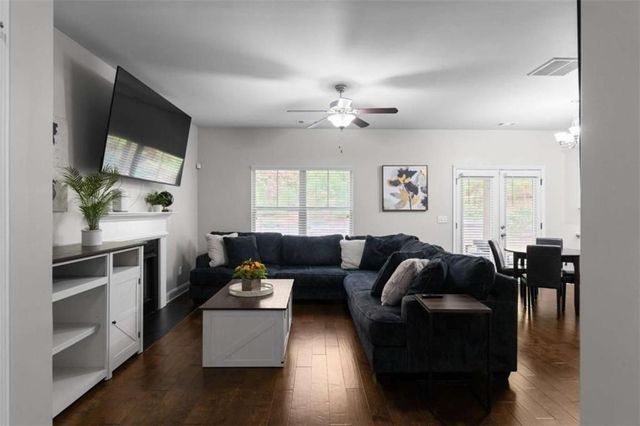 4142 Woodland Park Drive SW, Atlanta, GA 30331