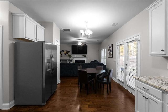 4142 Woodland Park Drive SW, Atlanta, GA 30331
