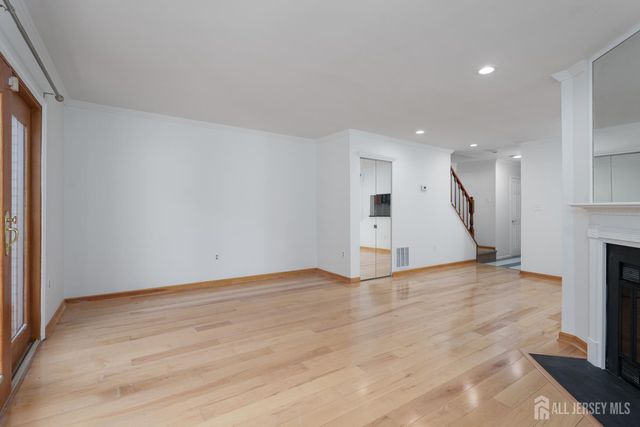 357 Hadleigh Lane, North Brunswick, NJ 08902