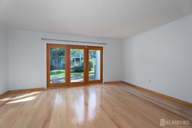 357 Hadleigh Lane, North Brunswick, NJ 08902
