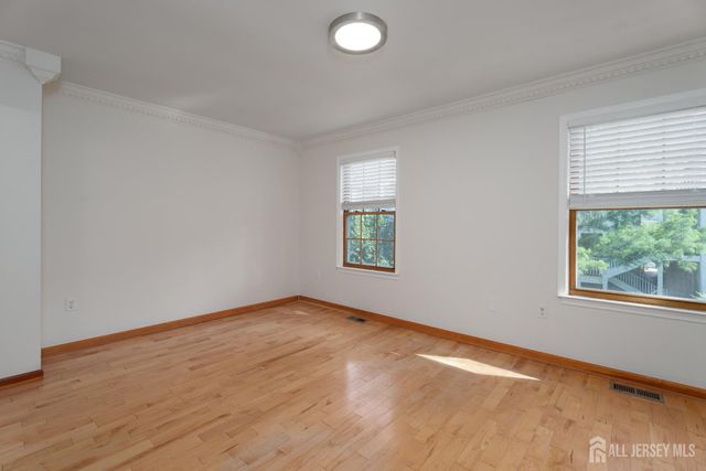 357 Hadleigh Lane, North Brunswick, NJ 08902