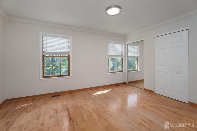 357 Hadleigh Lane, North Brunswick, NJ 08902