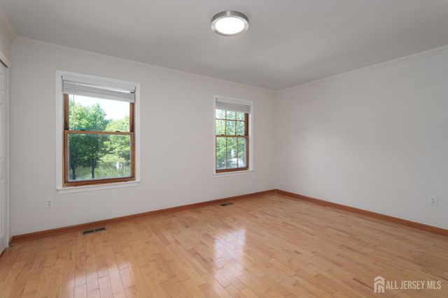 357 Hadleigh Lane, North Brunswick, NJ 08902