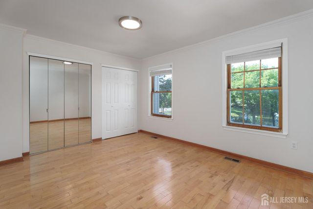 357 Hadleigh Lane, North Brunswick, NJ 08902