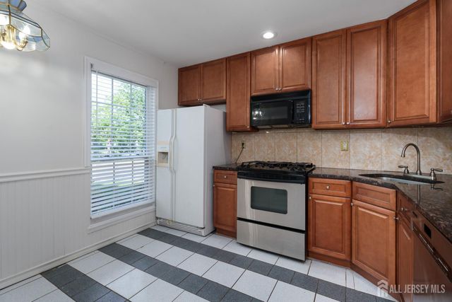 357 Hadleigh Lane, North Brunswick, NJ 08902