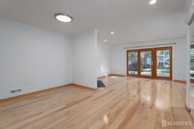 357 Hadleigh Lane, North Brunswick, NJ 08902