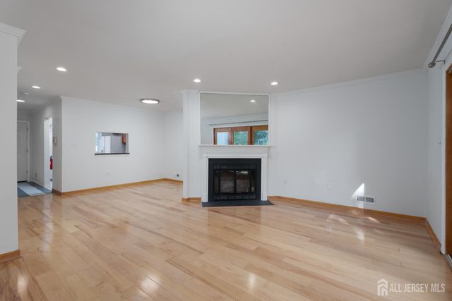 357 Hadleigh Lane, North Brunswick, NJ 08902
