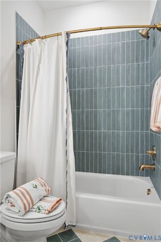 4925 Singing Bird Dr, Moseley, VA 23120