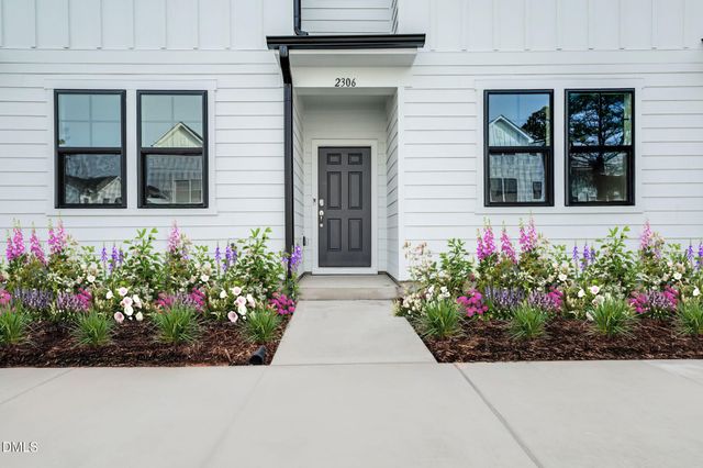 2306 Oakwood Meadows Court, Raleigh, NC 27604